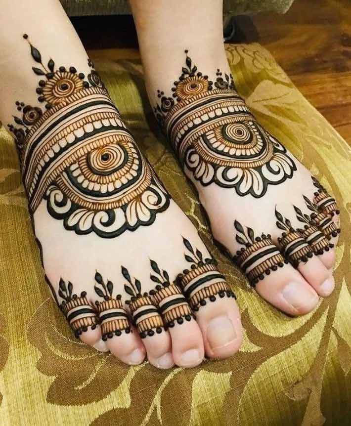 Pin on foot Mehndi designs