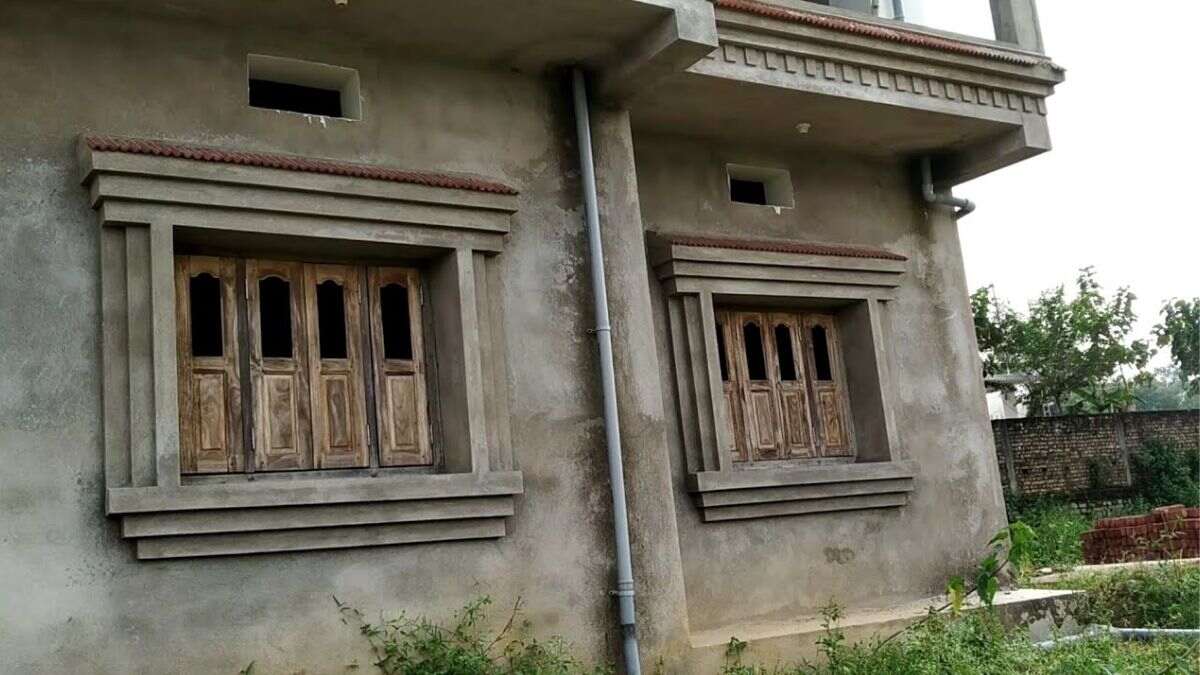 thing to keep at backside of house wall as per vastu