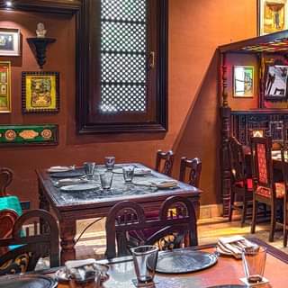 vintage cafe Chor Bizarre