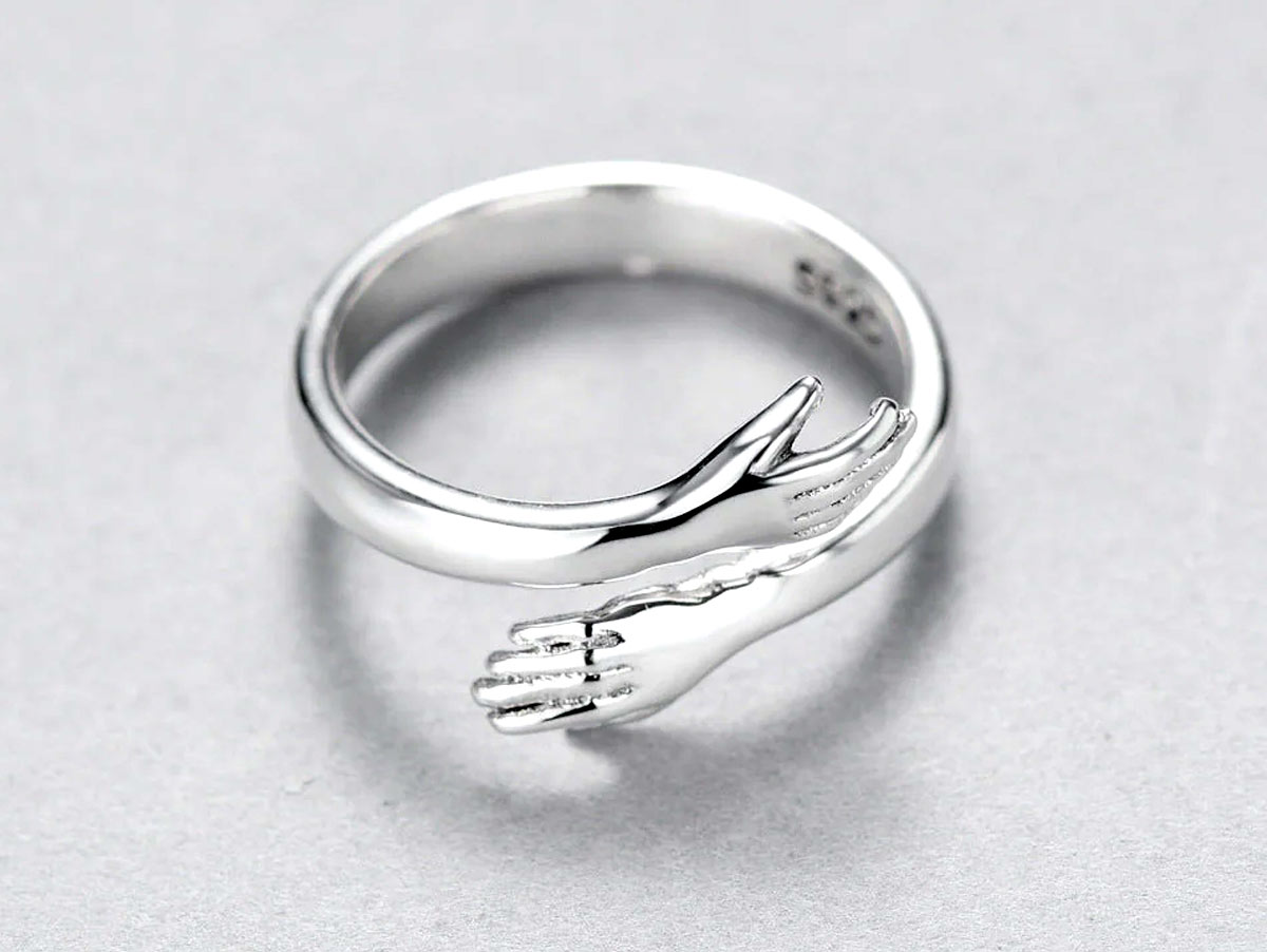 Hugging Ring