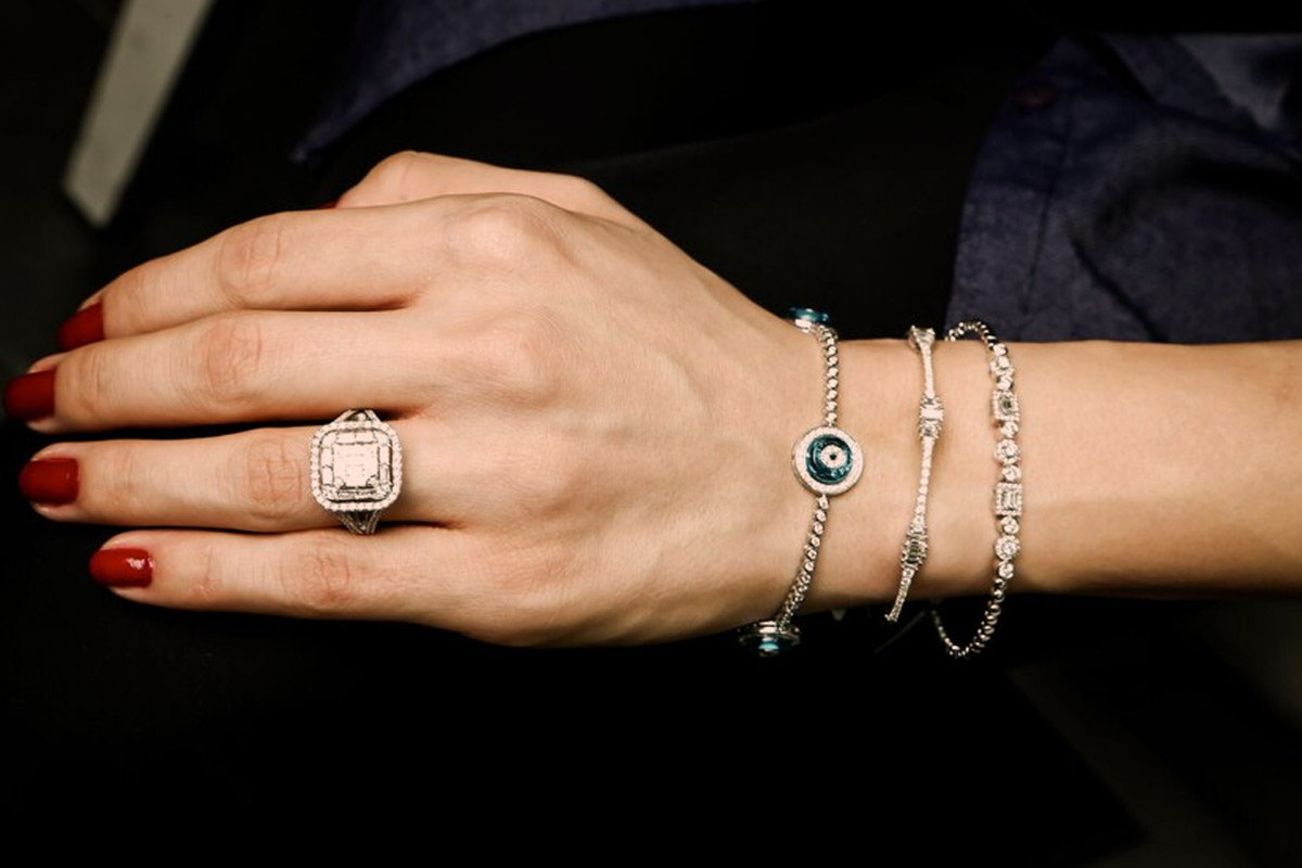 benefits of wearing silver bracelete