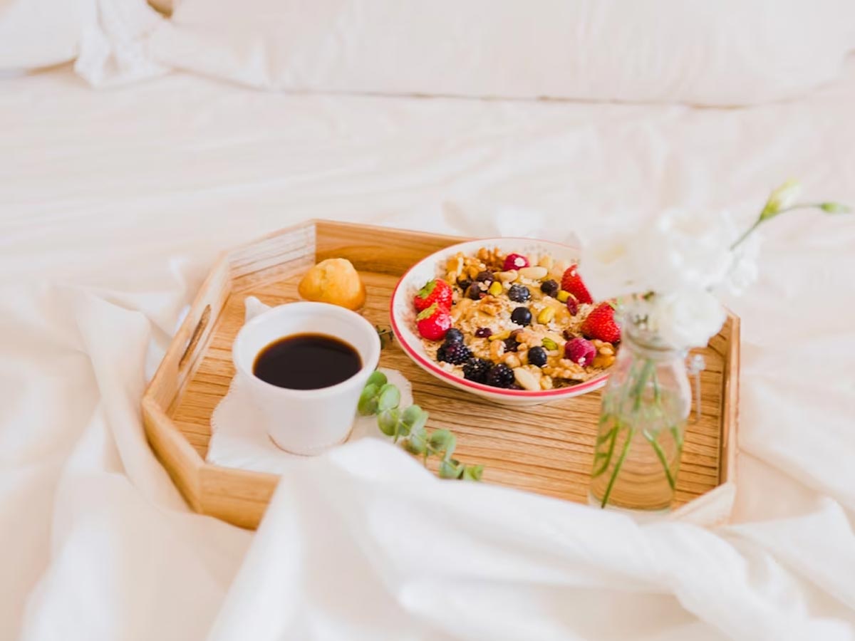 breakfast in bed valentine gifts 