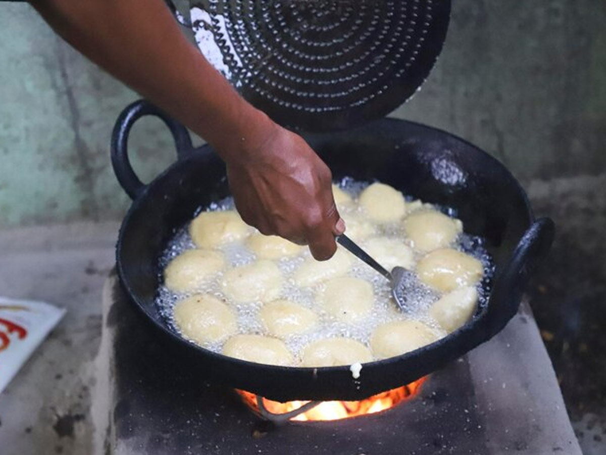 dhuska rajasthani snack