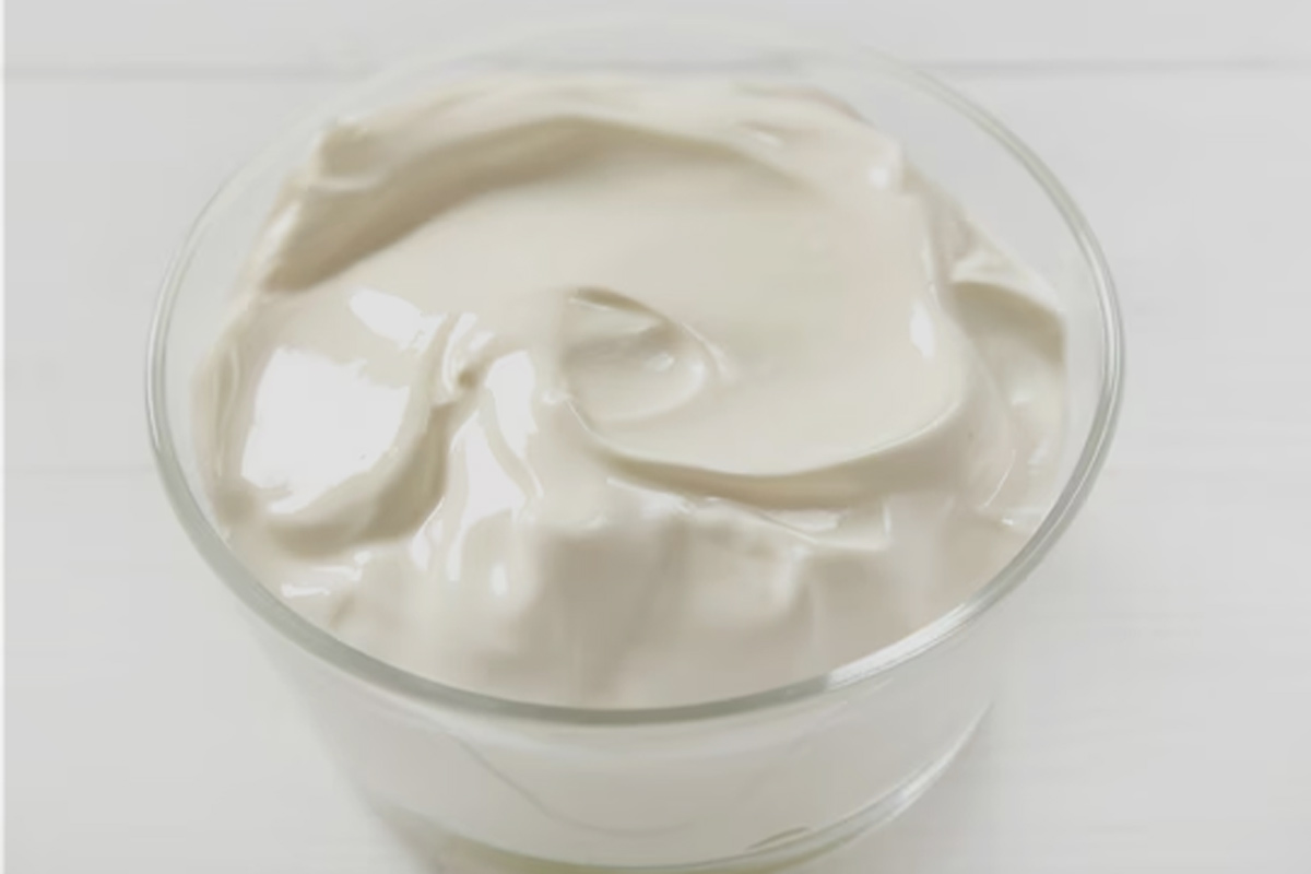 differernce bwtween sour cream and mayo