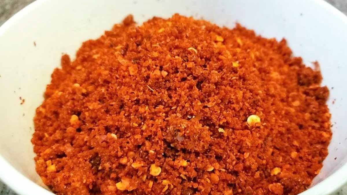 easy recipe of dry garlic chutney in hindi