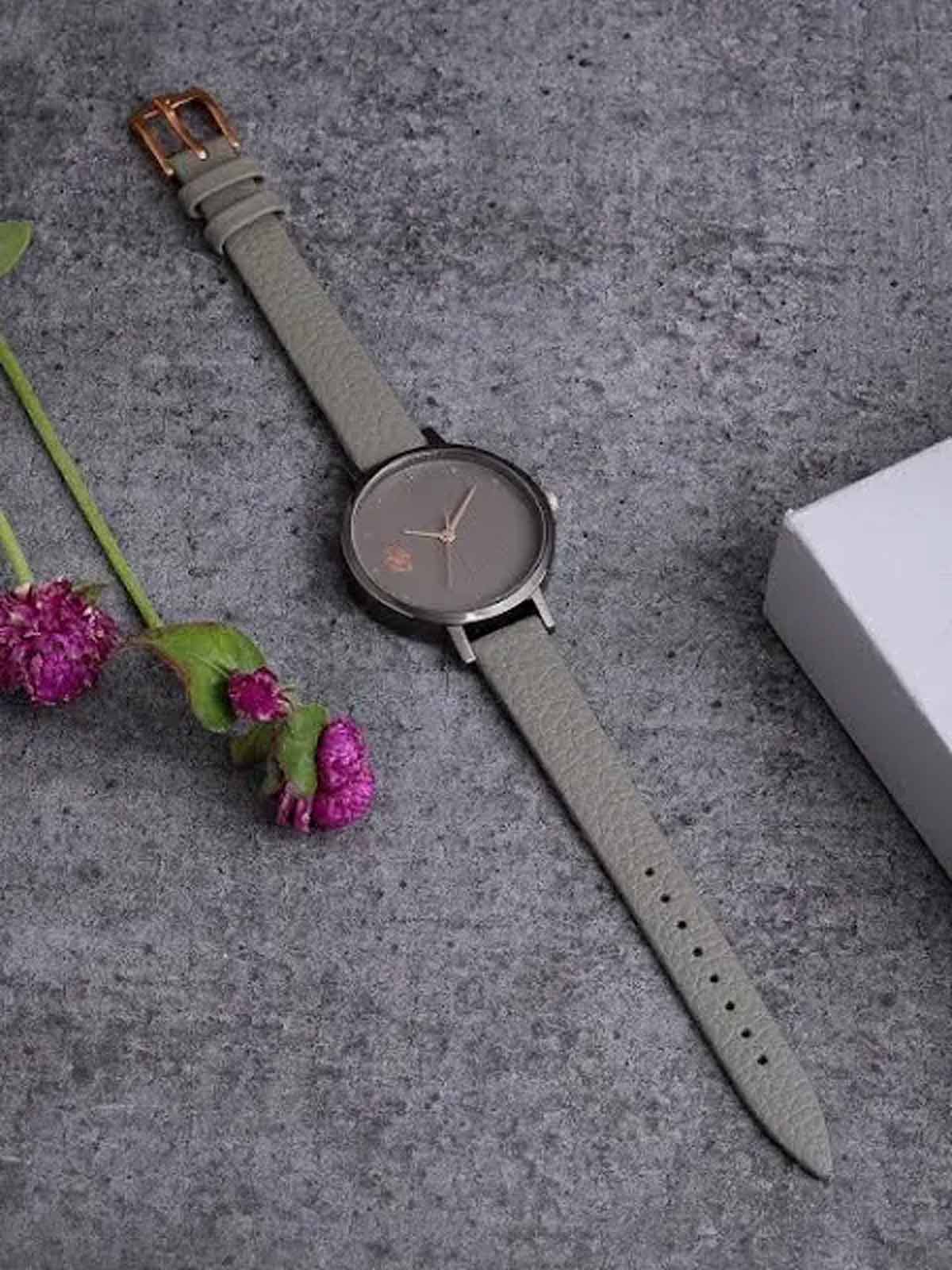 gift watch on womens day