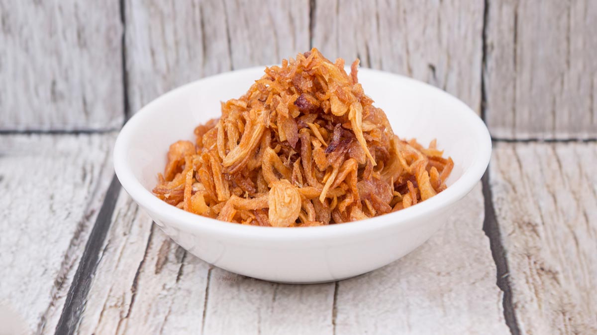 फ्राई करते वक्त नहीं जलेगा प्याज अगर फॉलो करेंगी शेफ कुणाल के ये टिप्स