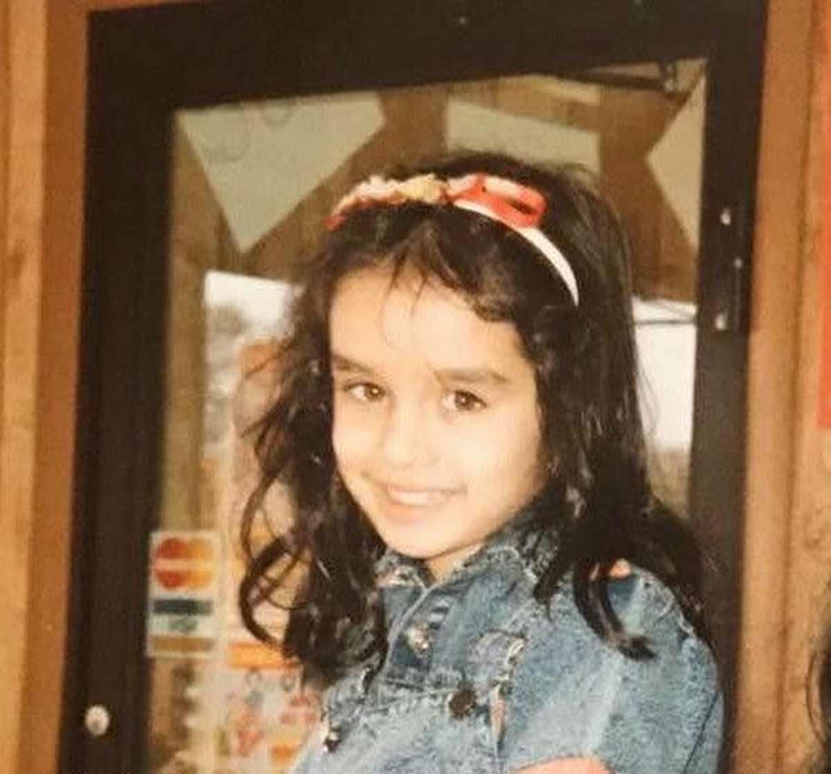 काफी क्यूट हैं श्रद्धा shraddha kapoor cute childhood photos