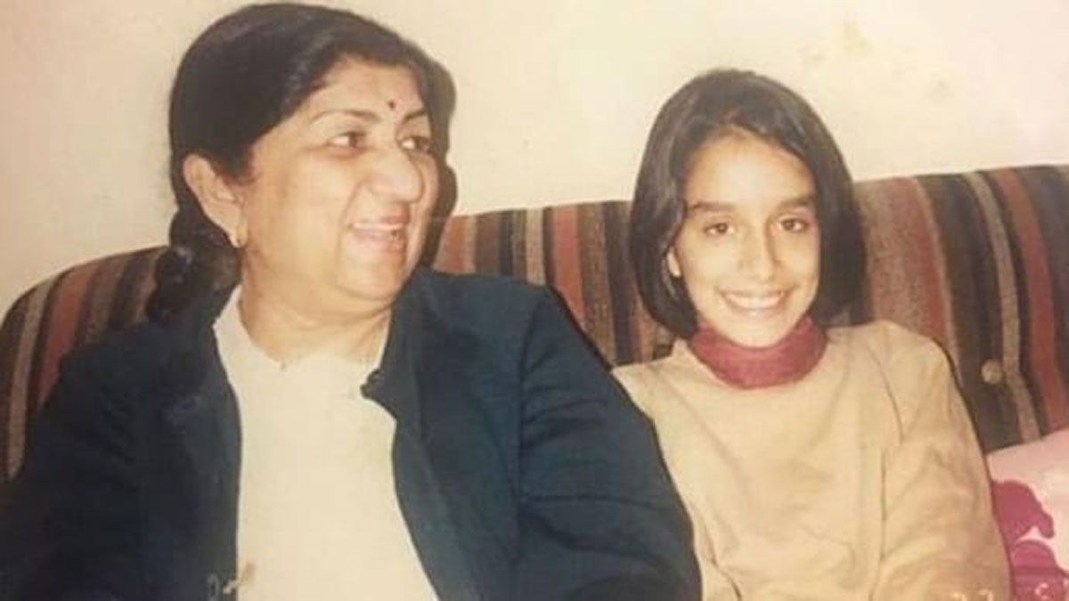 लता मंगेशकर के साथ आ रही हैं नजर shraddha kapoor with lata mageshkar
