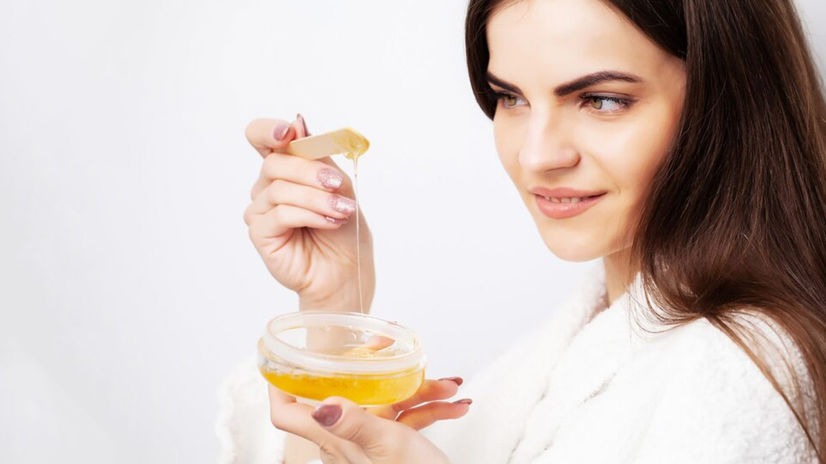 tips-to-use-honey-for-skin-and-hair.jpg