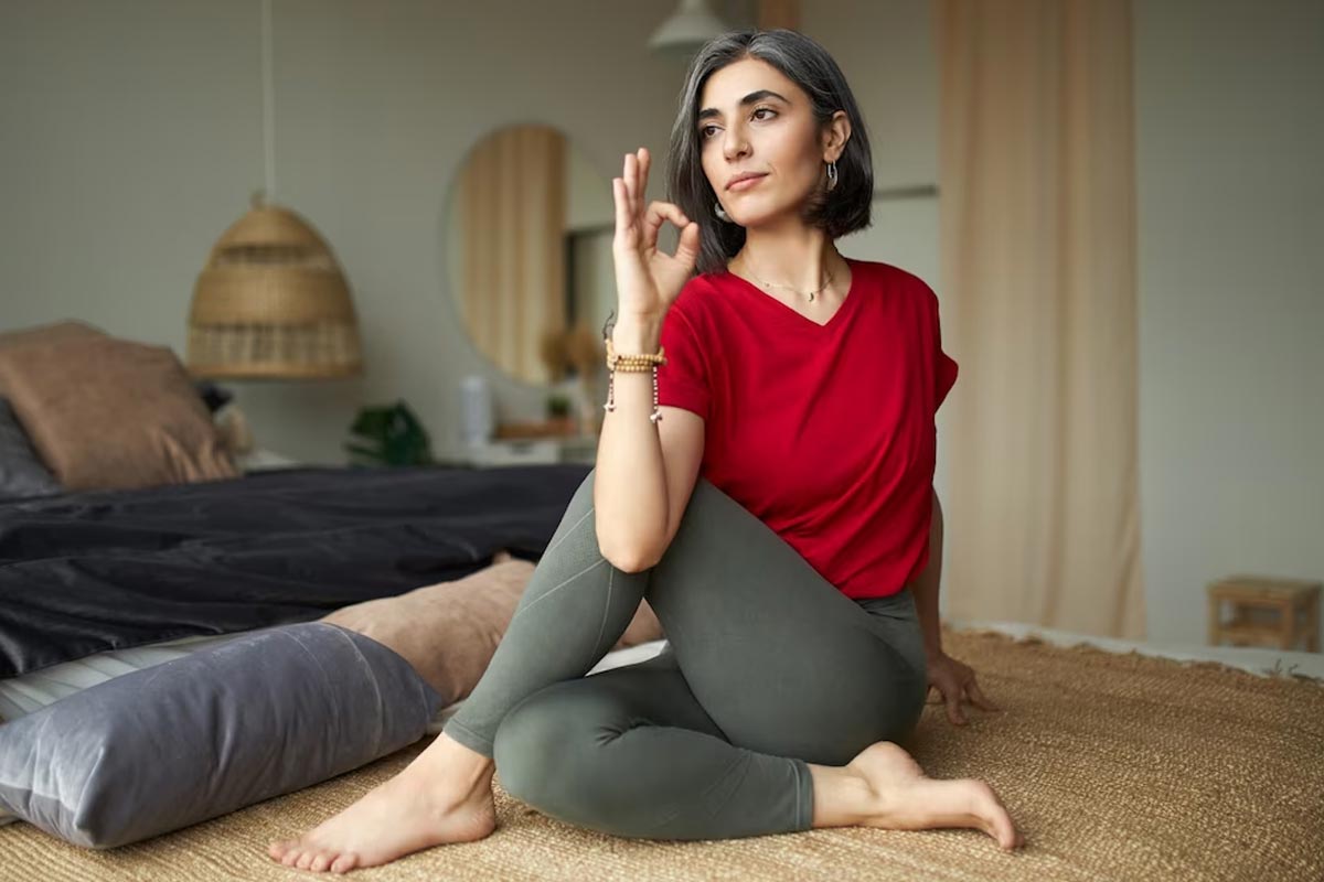 vakrasana benefits  hindi