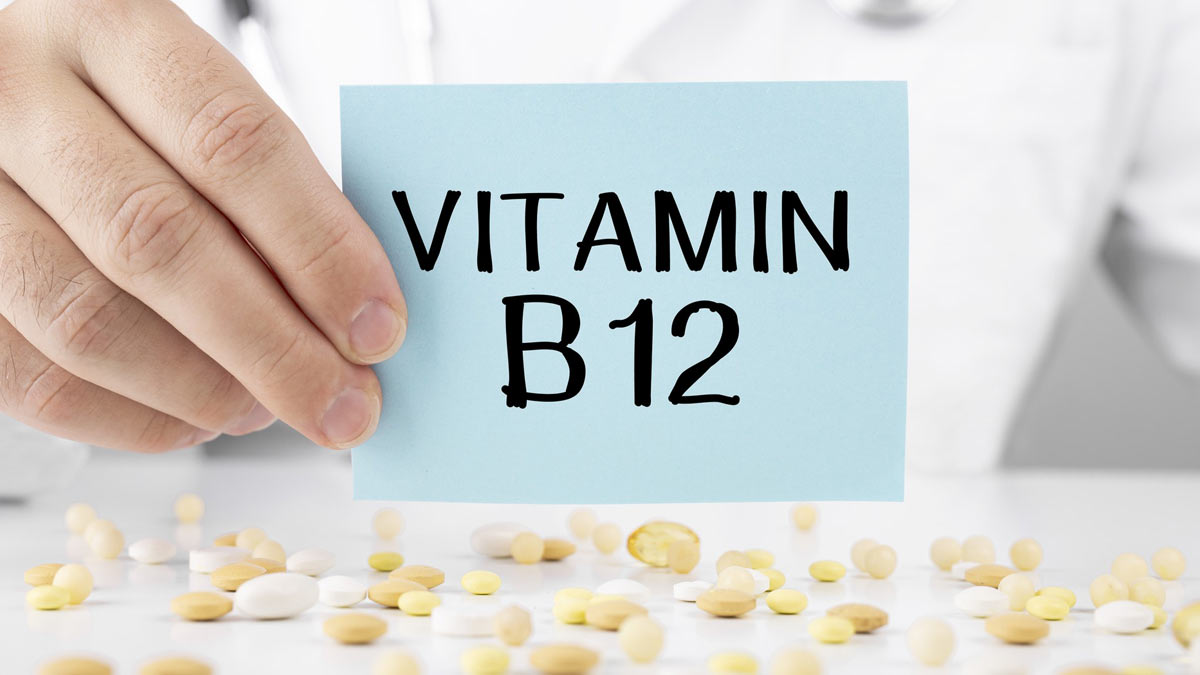 विटामिन बी-12 की कमी से शरीर में दिखते हैं ये खतरनाक संकेत