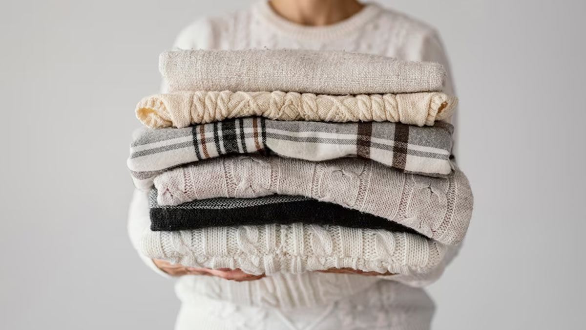 बिना वाशिंग मशीन कंबल धोने के लिए लें इन हैक्स की मदद how to wash