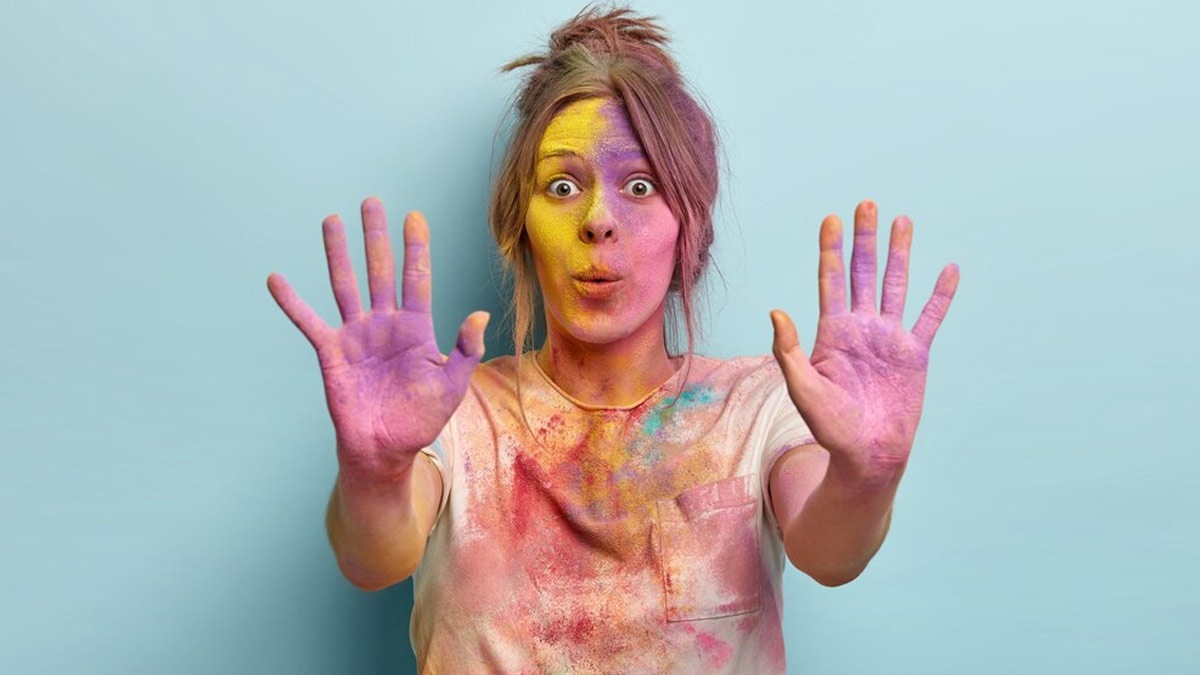 ways to remove hoil colours from clothes