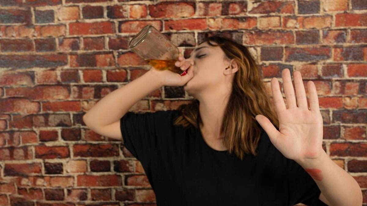 How alcohol affects female body
