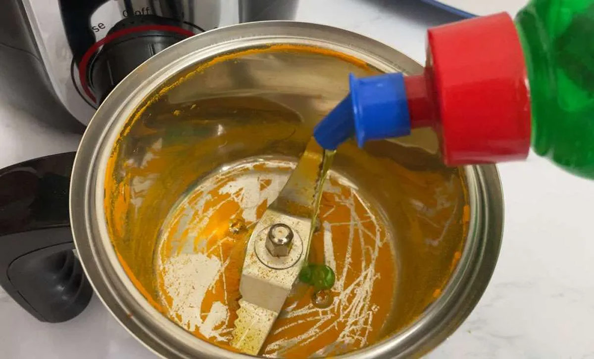 मिक्‍सर के जार पर लगे दाग साफ करने के आसान हैक्स how to clean mixer