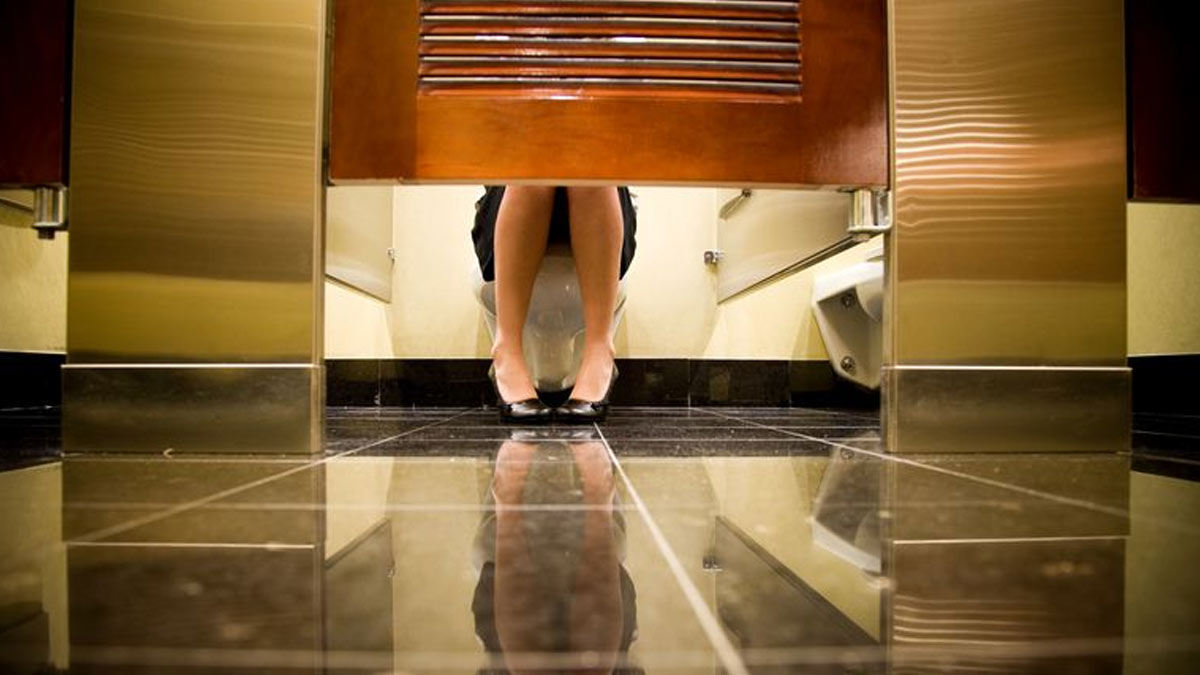 How should women use public toilet