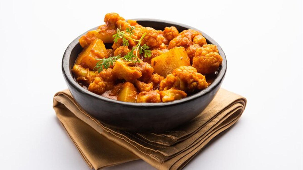 Masala aloo gobhi ki sabzi in hindi