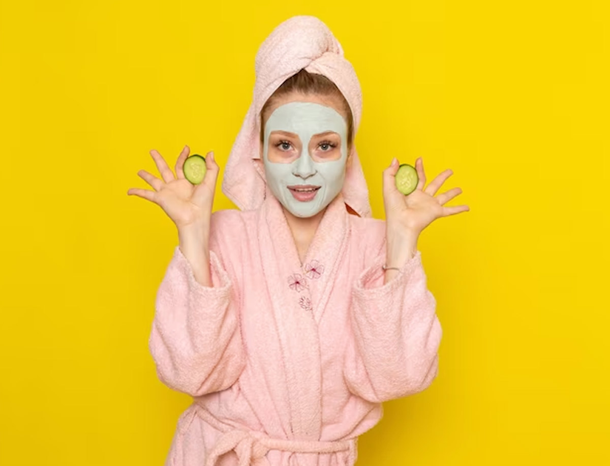 Mix honey with vitamin C powder