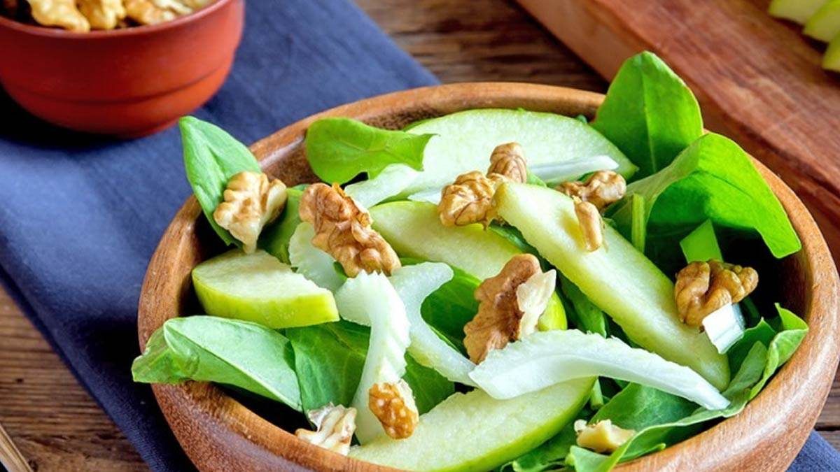 Nuts using in salad