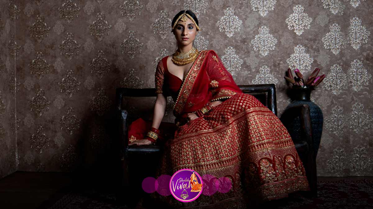 Learn from Madhuri, Shilpa, Sara and Kajol how to decorate in Sawan,  printed saree, fusion lehenga, trendy jewelery is the fashion | सावन में  सजें माधुरी, शिल्पा जैसी: सारा अली खान और