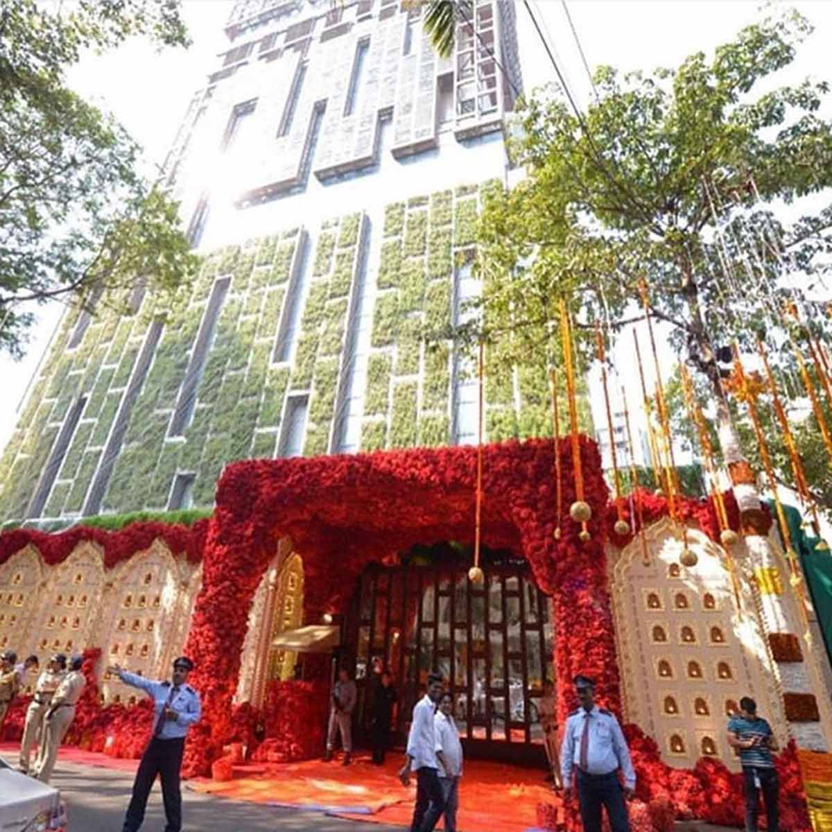 27 मंजिला का है घर antelia total floors