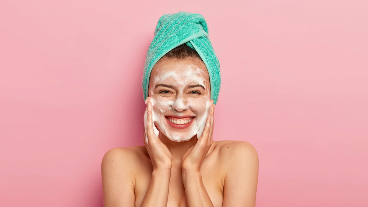 antibacterial face washes for women