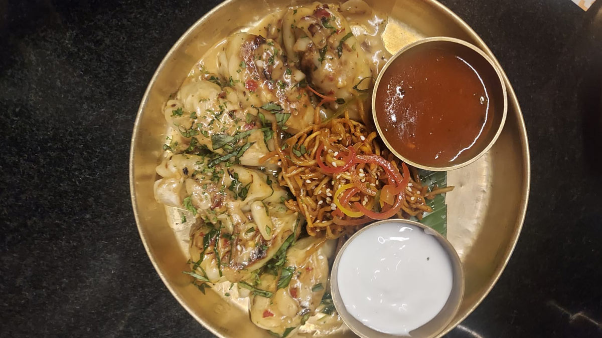 chilli garlic momos dwarka social