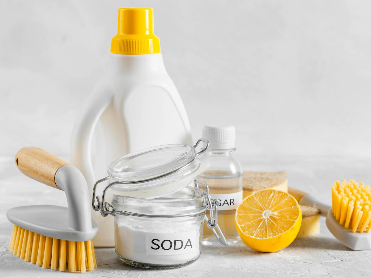 How To Remove Bleach Stains From Clothes कपड़ों में लगे दाग को कैसे