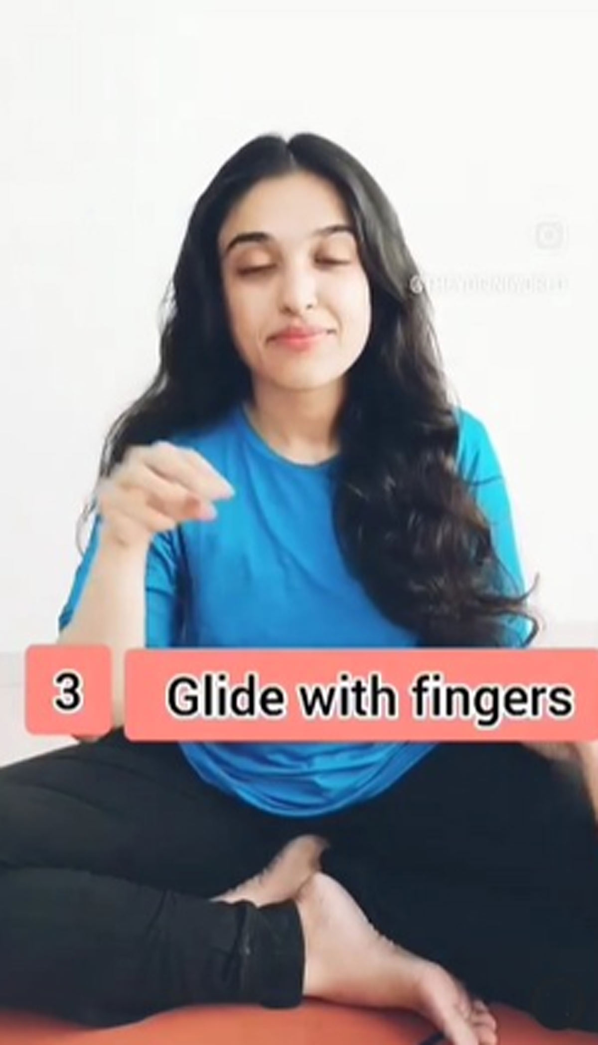 शार्प जॉलाइन के लिए करें ये 3 फेशियल एक्‍सरसाइज face exercises for