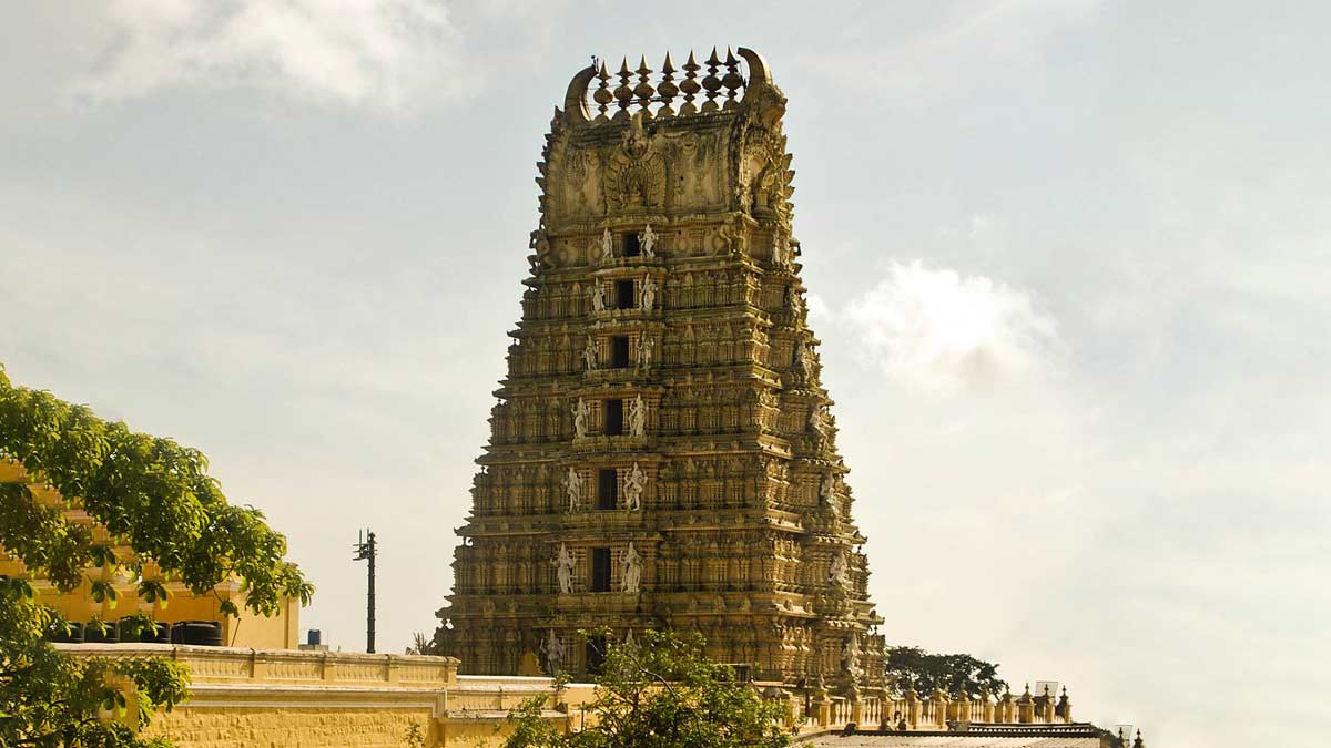 famous temples to visit in karnataka 