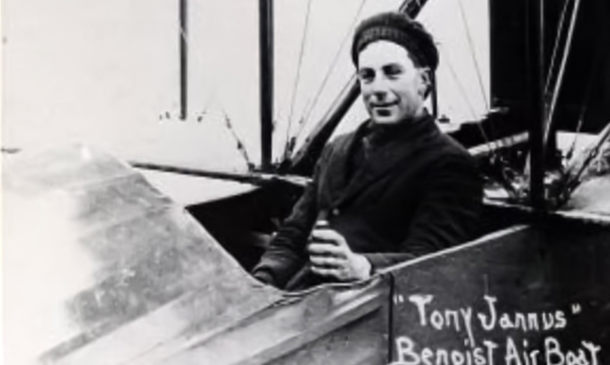 first passenger planes facts