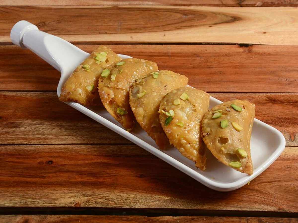 holi sweet in karanji maharashtra