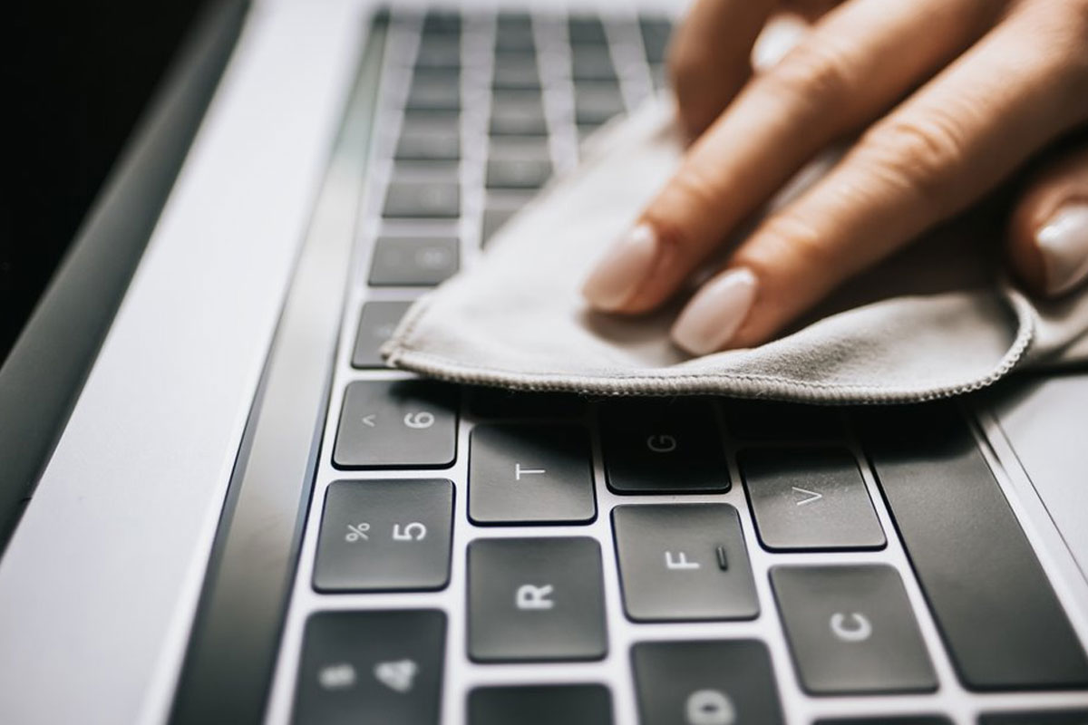 how to clean keyboard