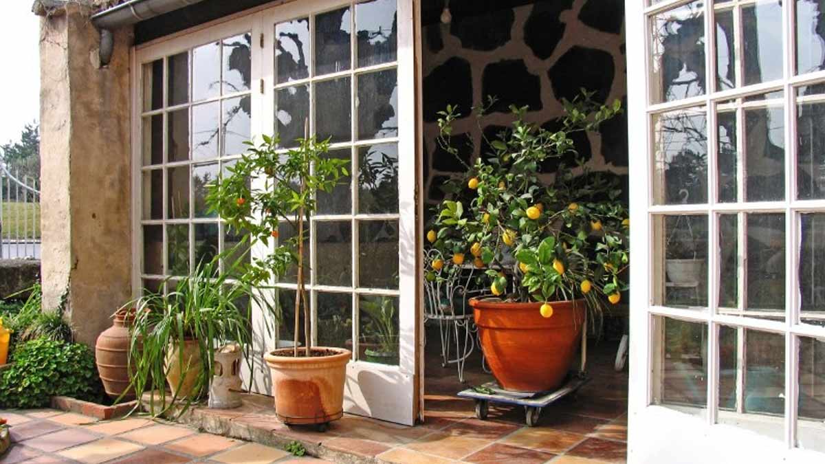 how to clean pot marks from tiles