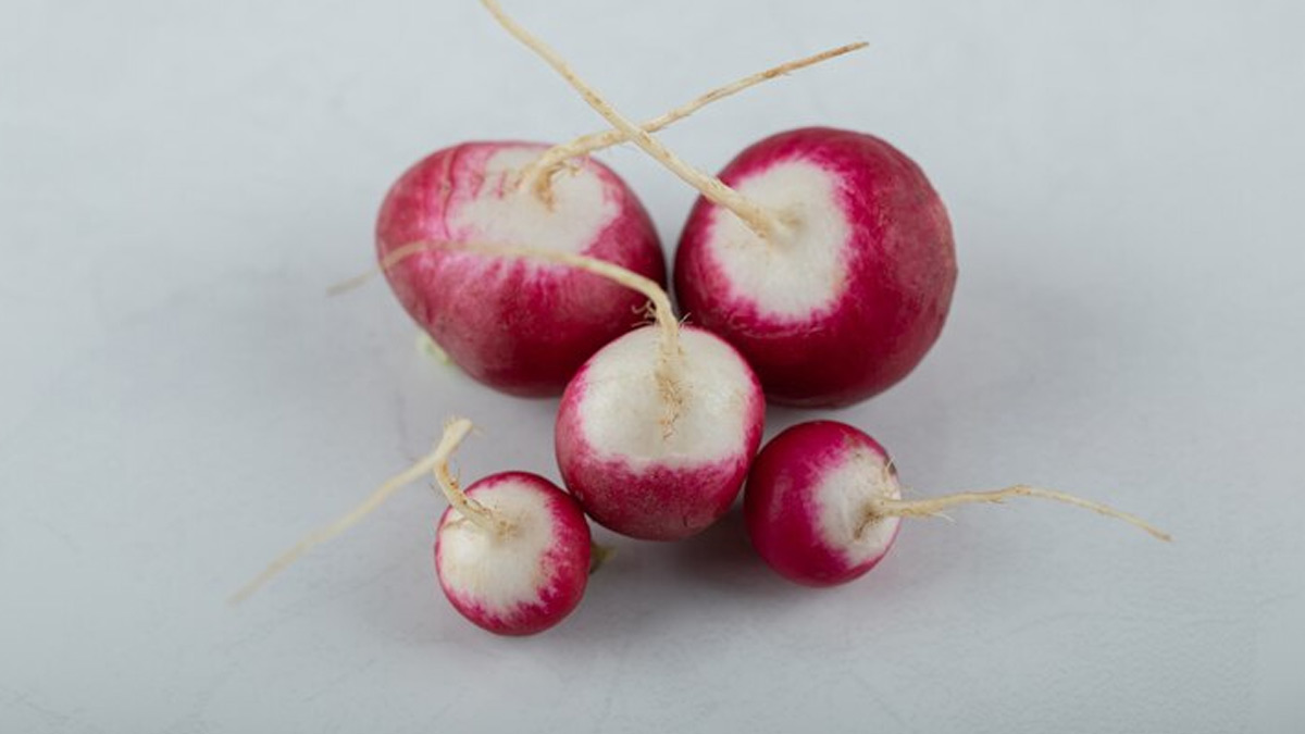 शलजम के छिलकों को फेंकने की बजाय करें ये काम turnip peel uses in