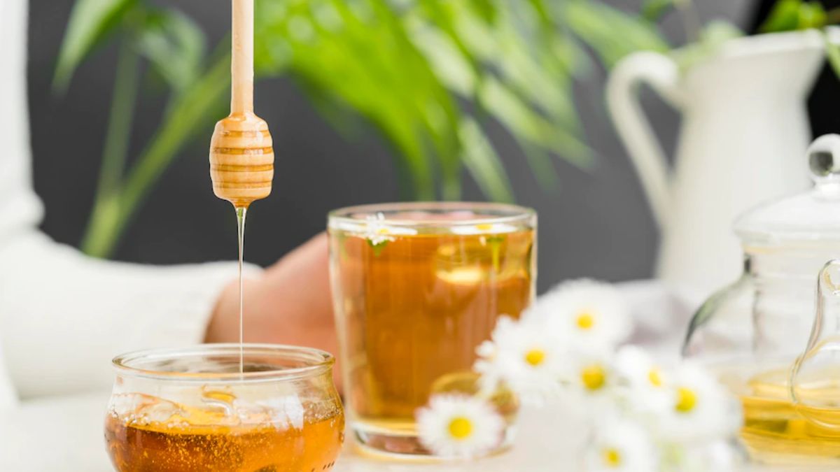 how to use honey for glowing skin hindi