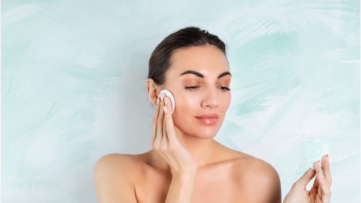 नेचुरल चीजें जो मेकअप को रिमूव करने में करेंगी आपकी मदद Remove Makeup