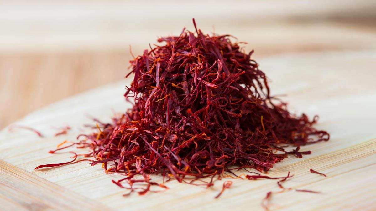 Benefits Of Kumkumadi Oil | What Is Kumkumadi Oil? | Kumkumadi Oil