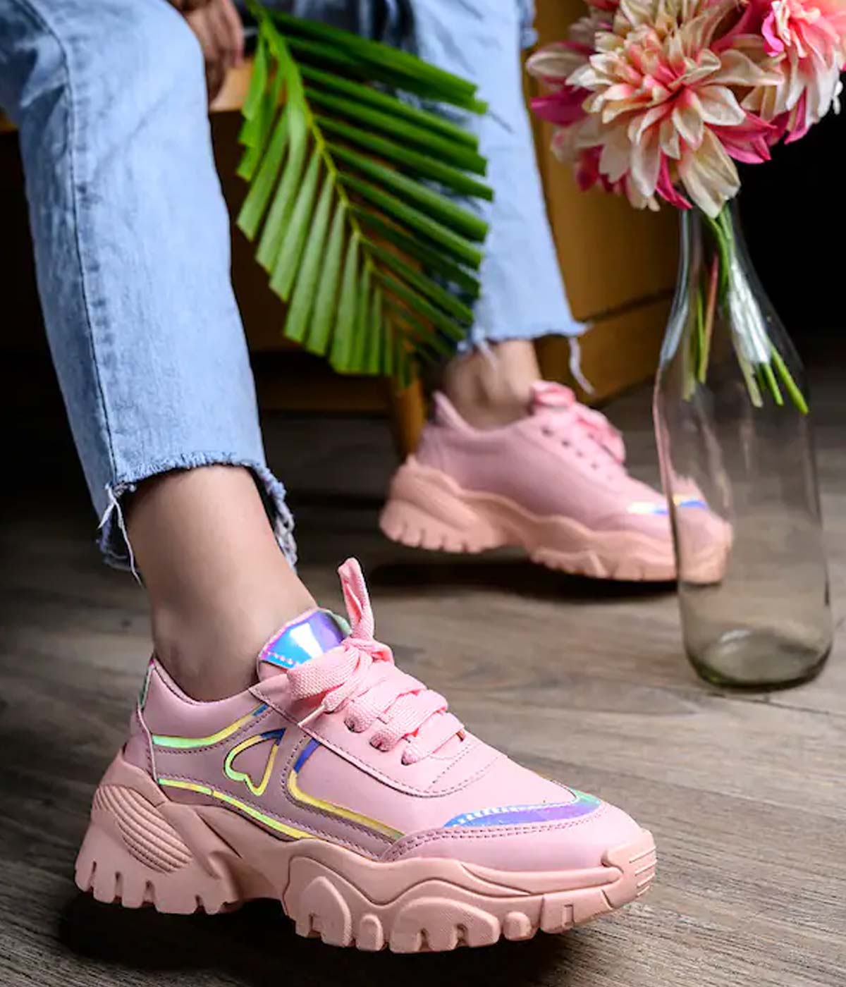शूज shoes for winter in hindi