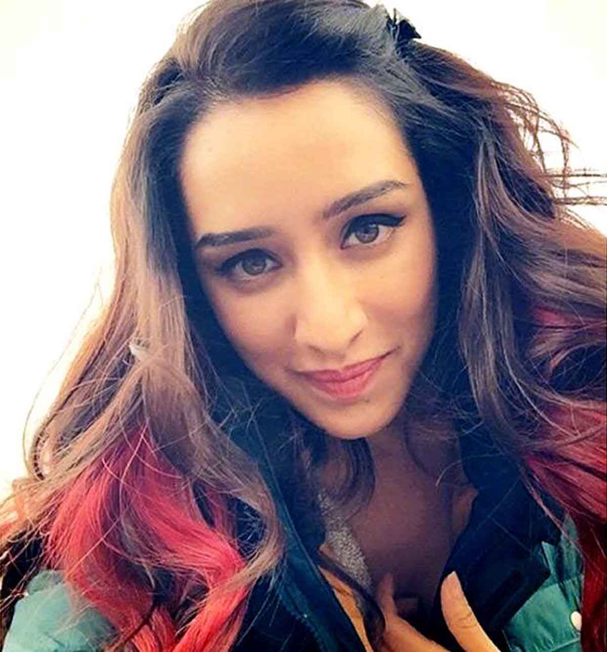 shraddha red
