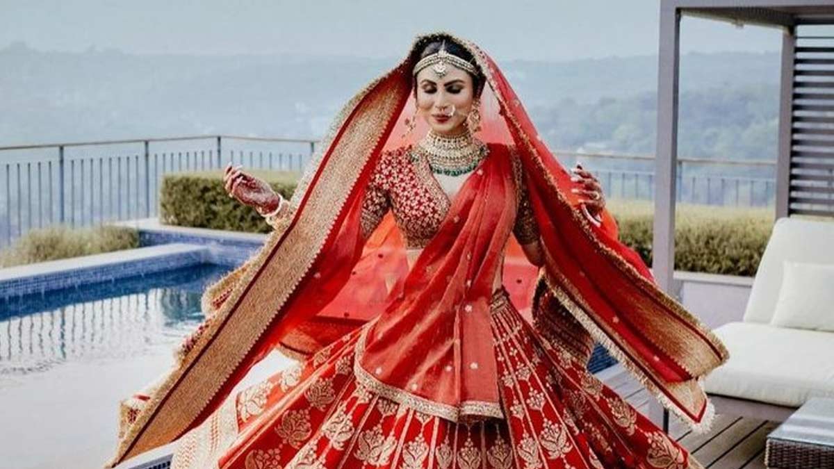 Bride wears stunning lehenga | दुल्हन ने पहना खूबसूरत लहंगा