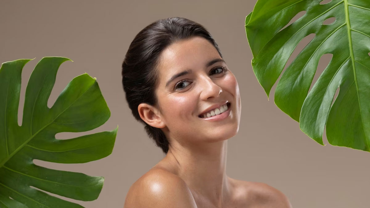 tips to use pomegranate for glowing skin in hindi
