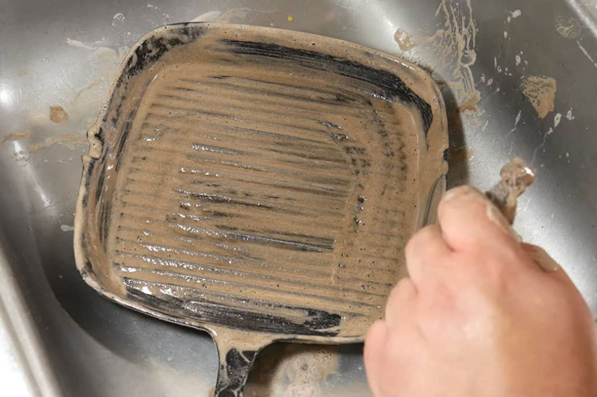 tipsto Remove Rust from Metal with Baking Soda