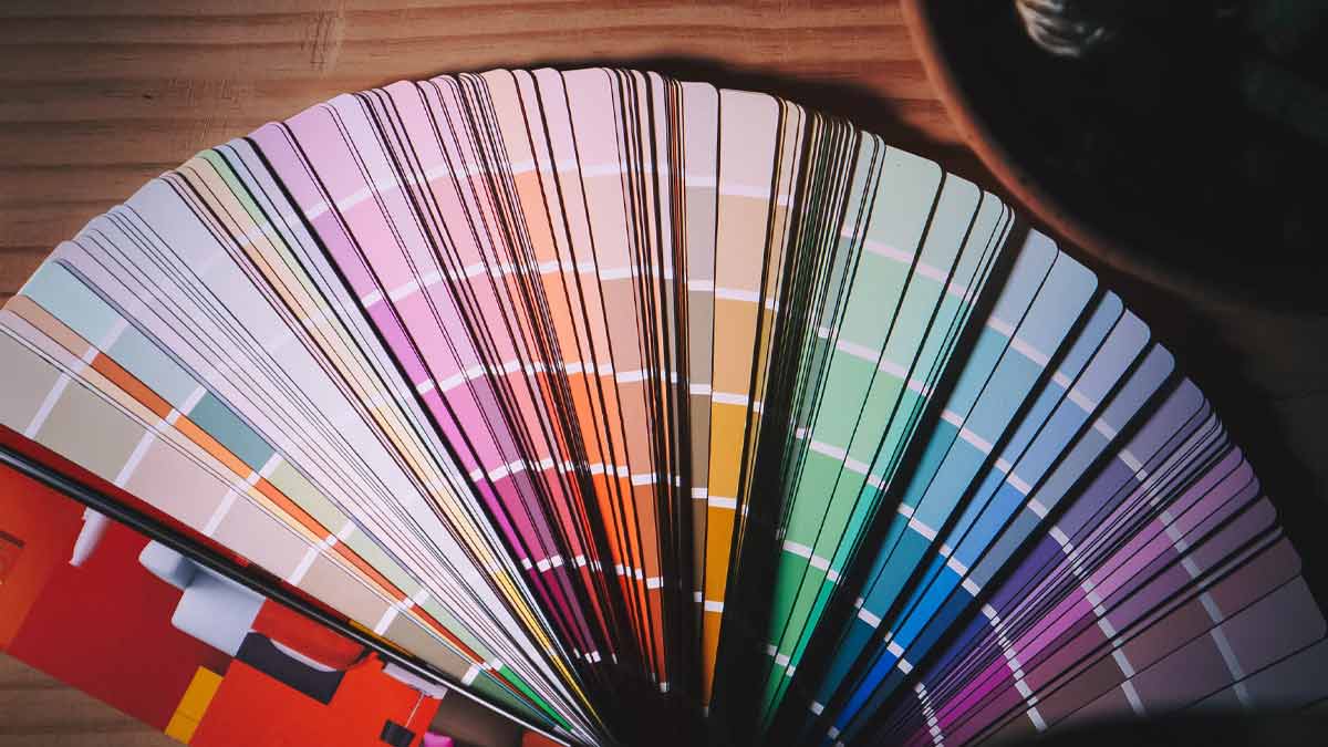 what colours are good for saturday born