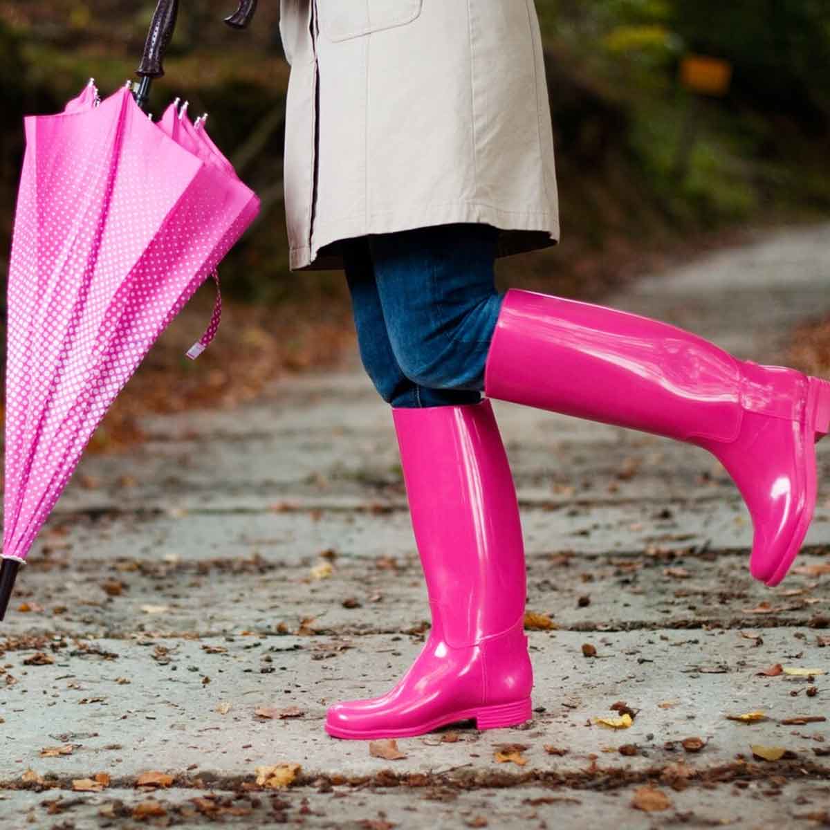 3 Easy-Peasy Hacks To Style Monsoon Friendly Footwear Like A Pro ...