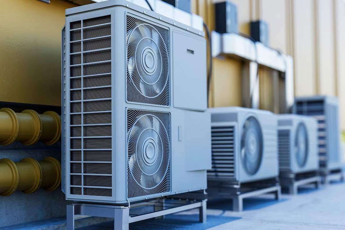 जानें स्प्लिट AC का कंप्रेसर बालकनी में रखना चाहिए या छत पर where is