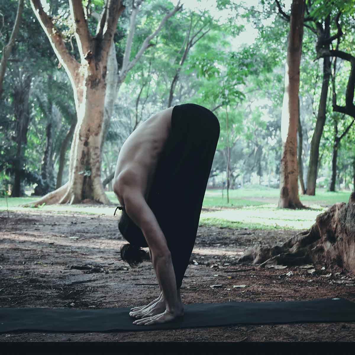 Padahastasana