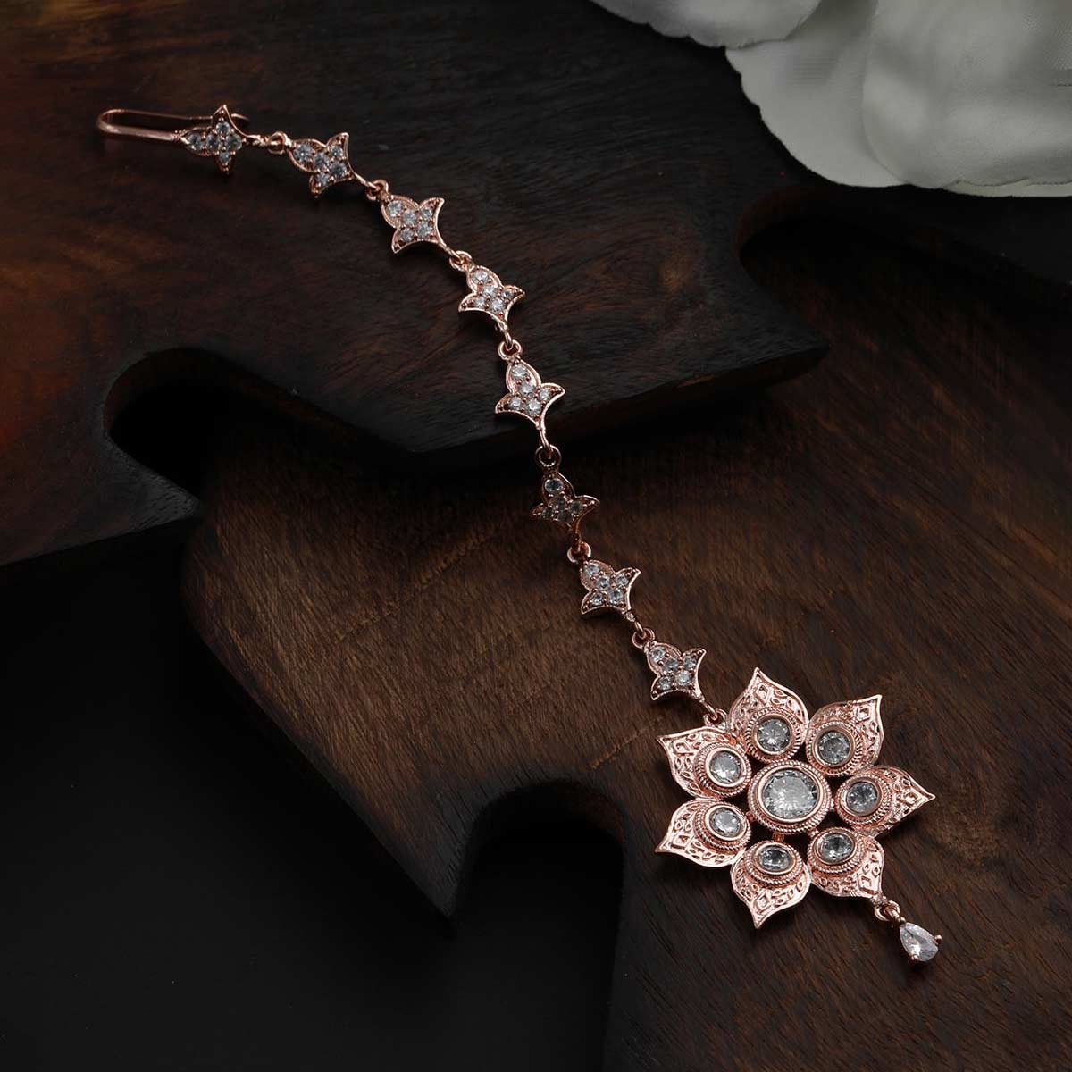 Simple maang tikka designs