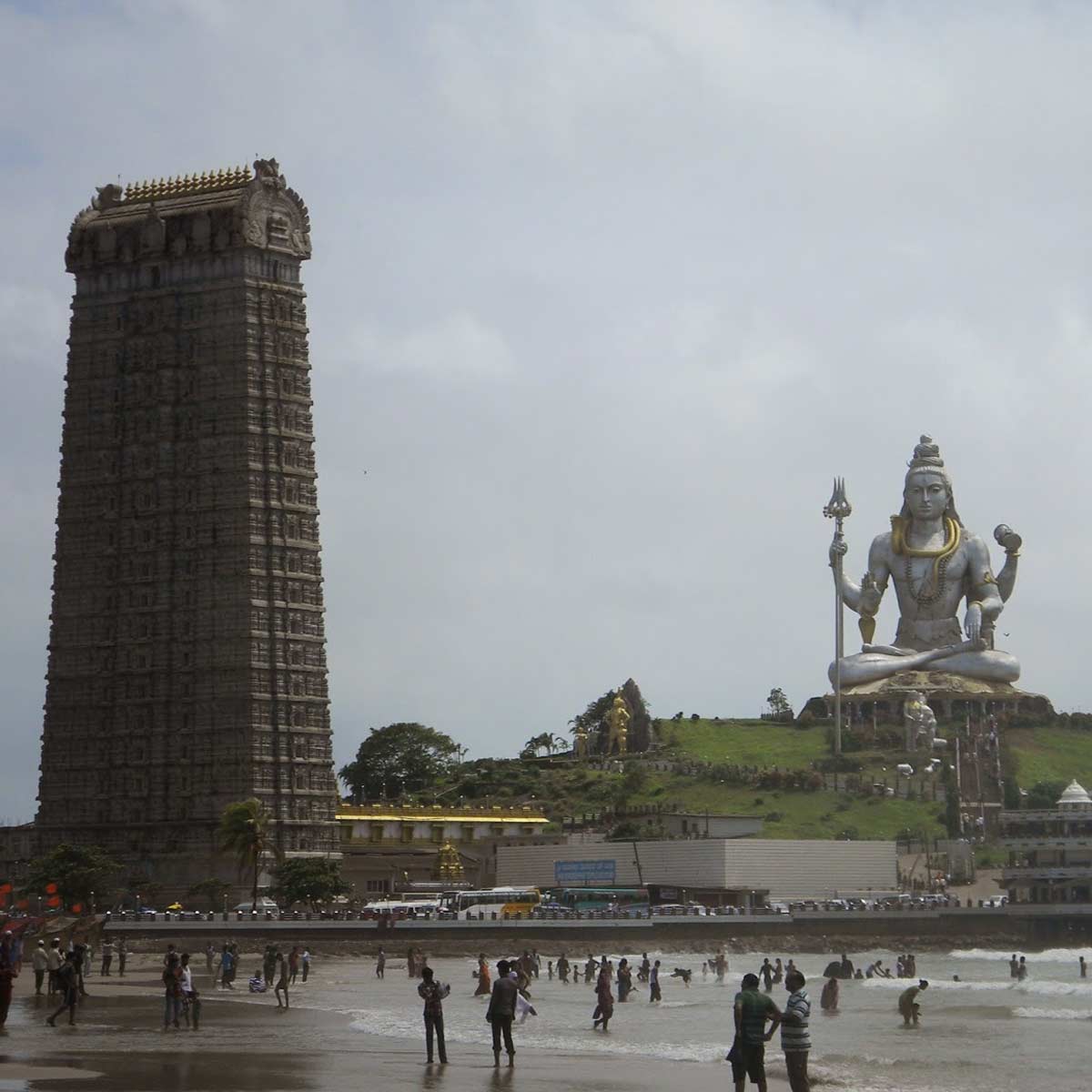 about indias second tallest murudeshwar shiva temple in karnataka
